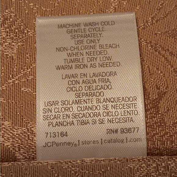 EUC JCPenney Home Collection 4 Gold Jacquard Print Square Cloth Napkins 20X20 - Picture 4 of 4